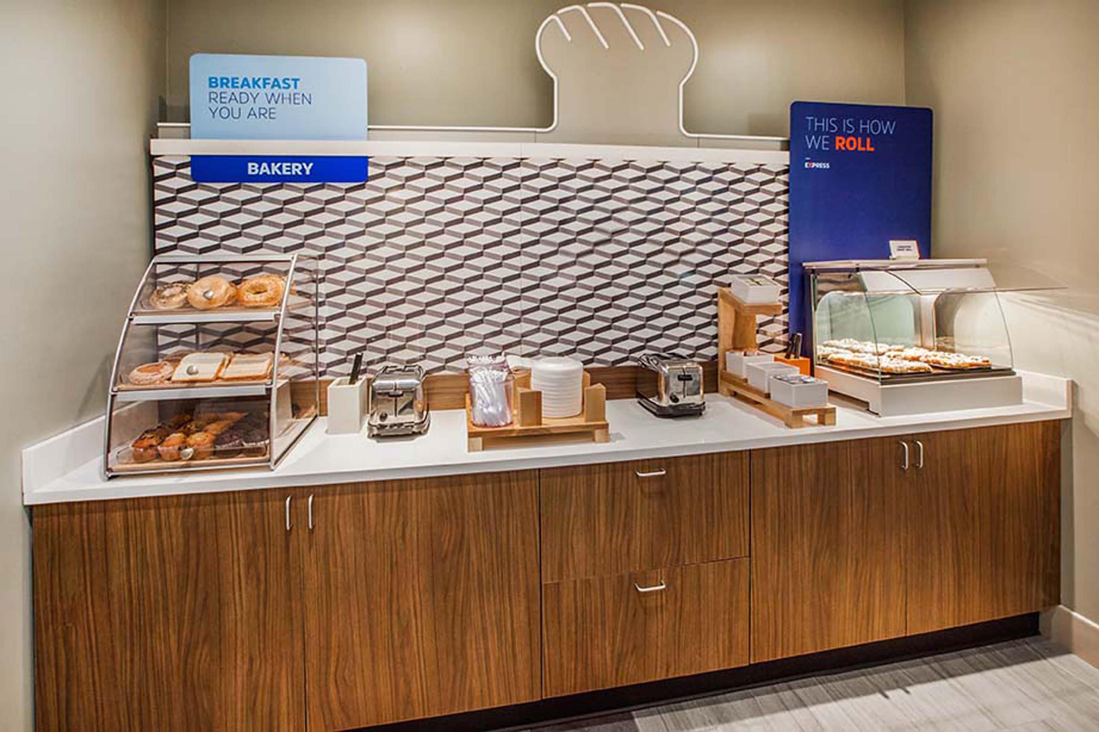 Holiday Inn Express And Suites Detroit North-Troy By Ihg Dış mekan fotoğraf